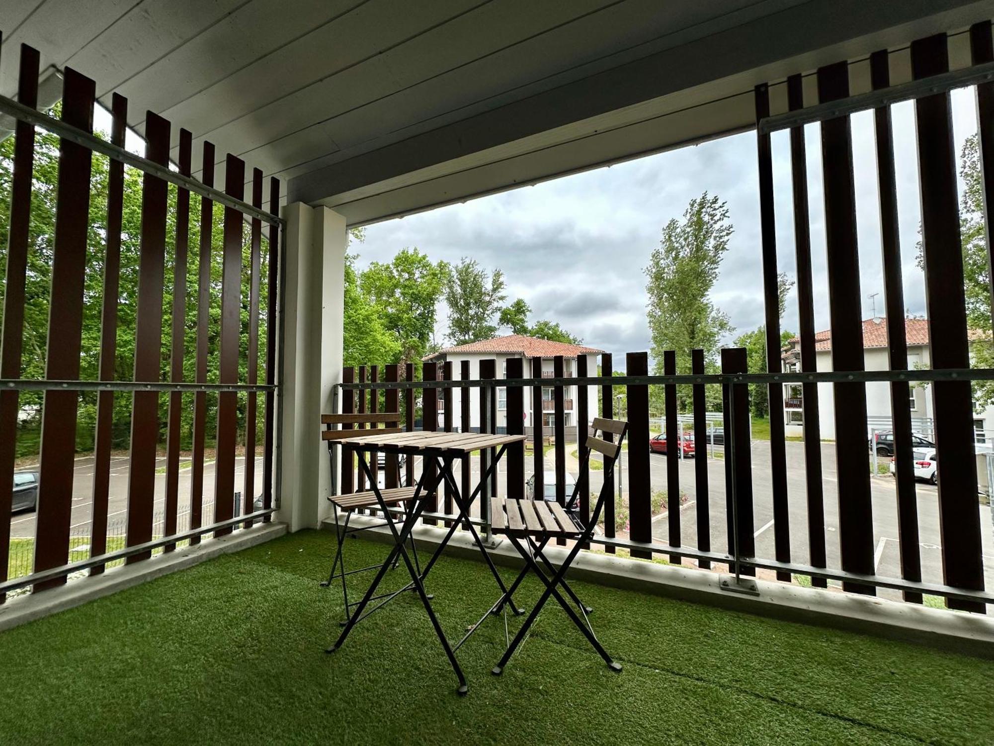 L'Emeraude - Proche Hopital - Parking - Clim - Fibre - Terrasse Mont-de-Marsan Esterno foto